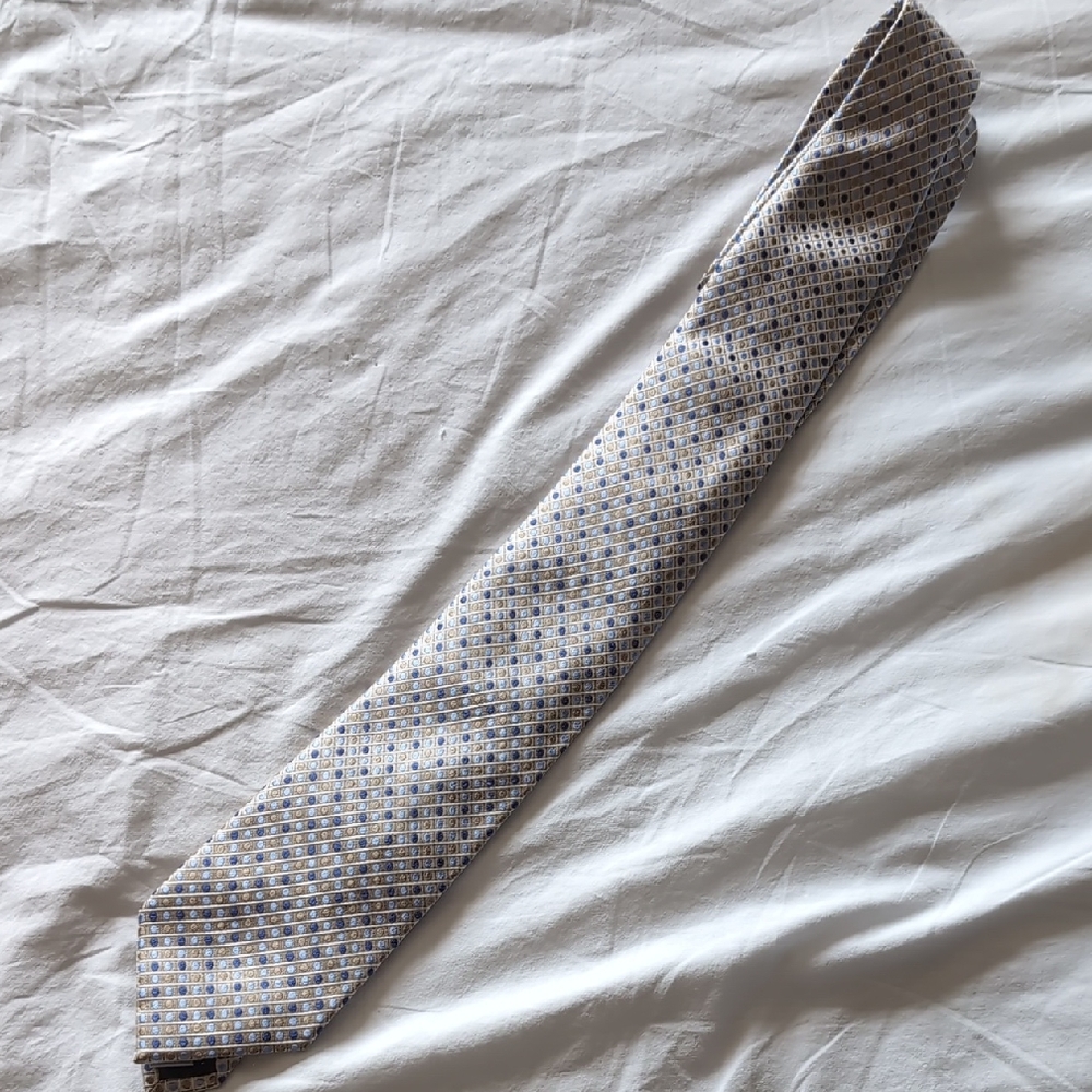 Geoffrey Beene Blue and Tan Silk Tie
